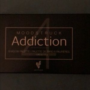 Younique moodstruck eyeshadow